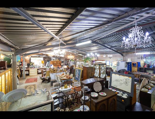 1,350M² BUILDING FOR SALE IN EDENVALE CENTRAL
